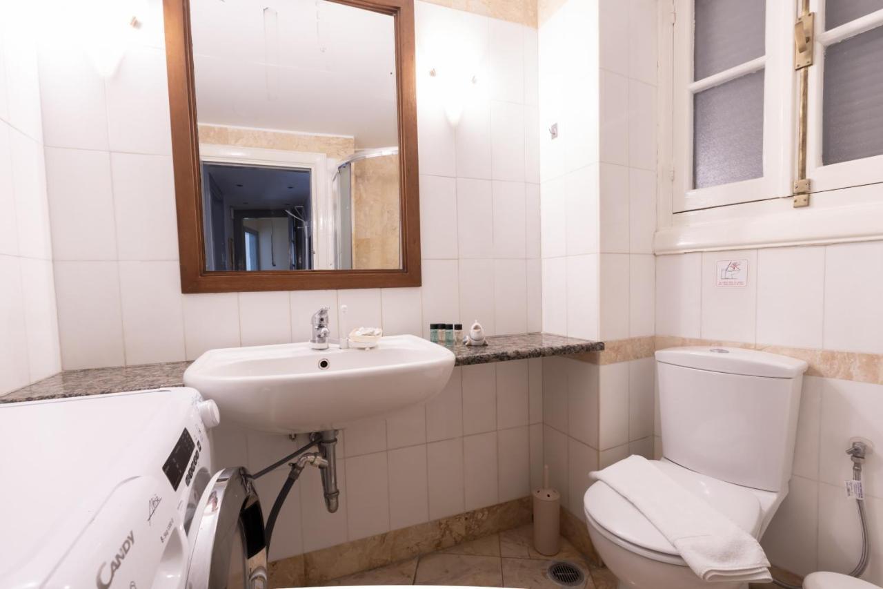 Ideal 4 Bdr Apartment In Plaka For 10! Афины Экстерьер фото